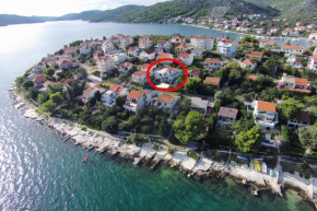 Гостиница Apartments by the sea Seget Vranjica, Trogir - 978  Сегет Враница